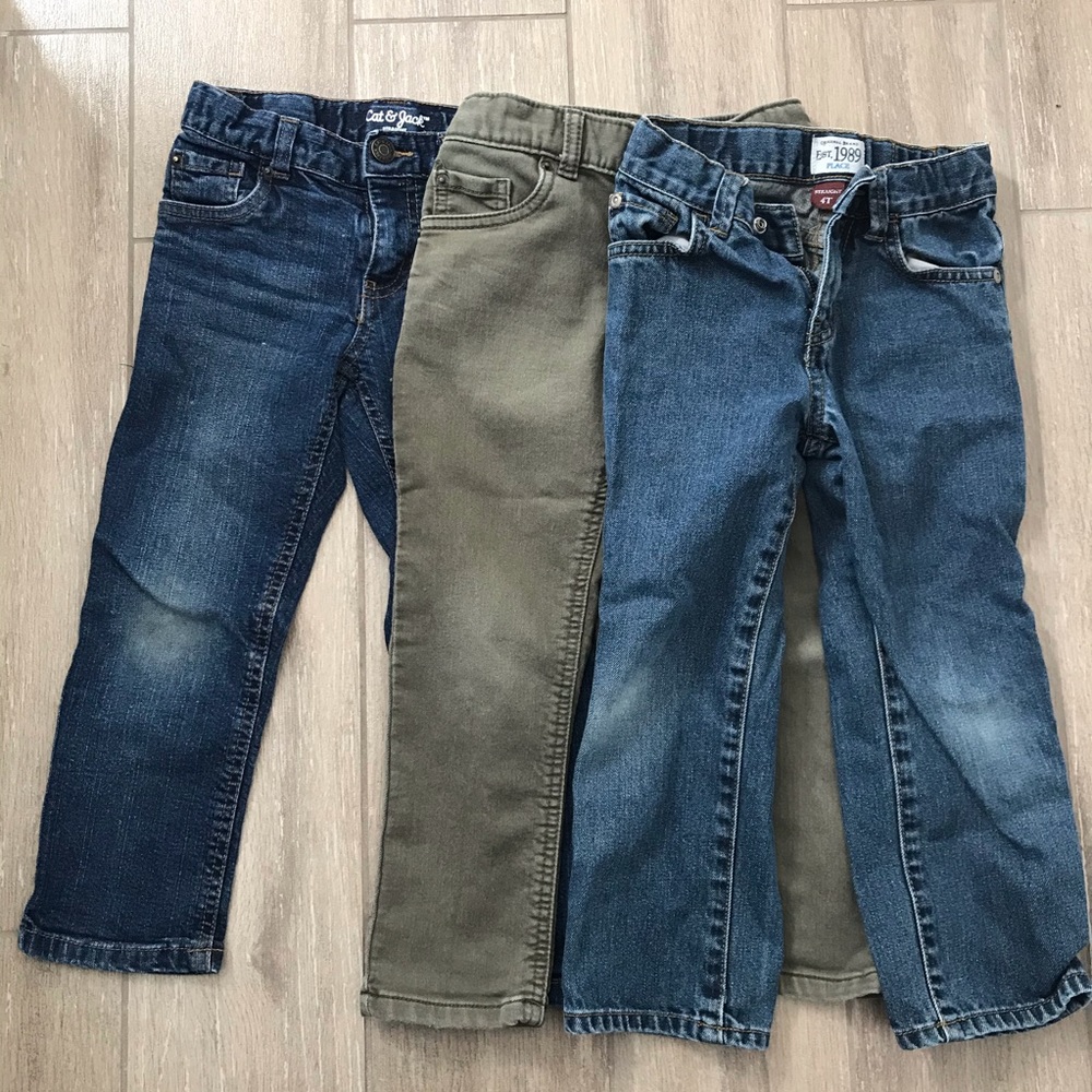 3 pairs of jeans